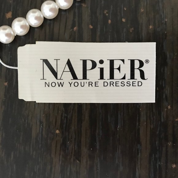 VTG Napier Sim. Pearl Necklce w/Rhinestone Pendant - Picture 5 of 5